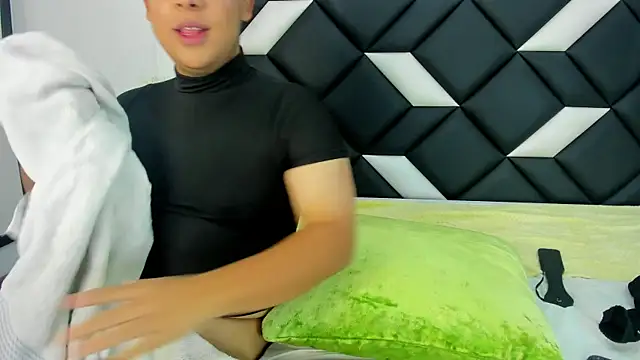 Darian_laforteza live cam on StripChat