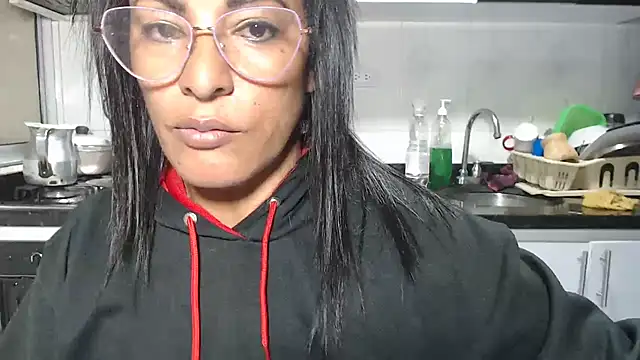kateleyagrey live cam on StripChat