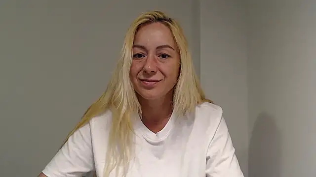 _karolynesyera_ live cam