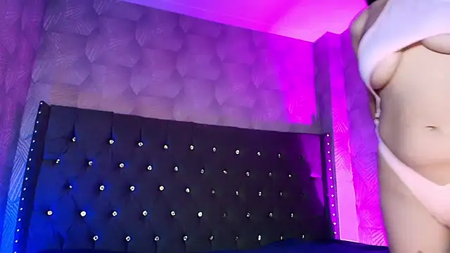 AnnaliOlsenX webcam