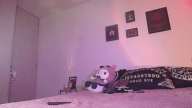 ninaevanss_ webcam