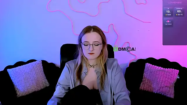 luna_berryy webcam