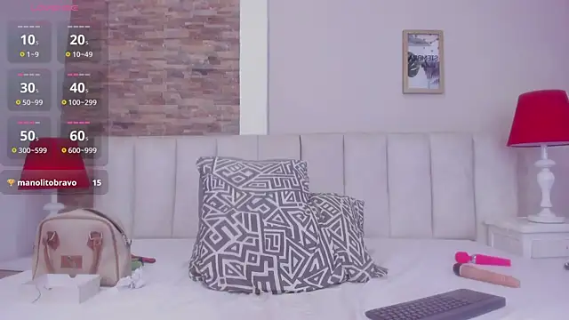 laura_latinhot1 webcam
