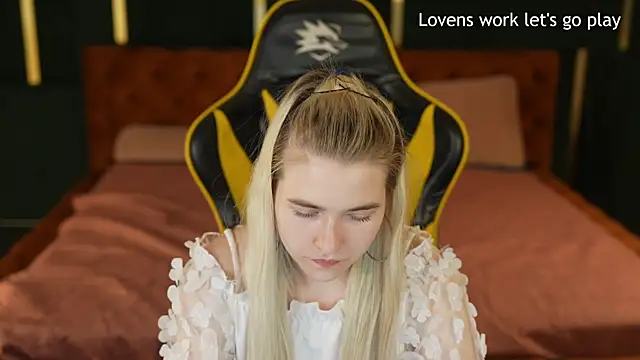 Ava_kiss054 webcam