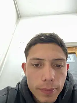 santiObrero live cam on StripChat
