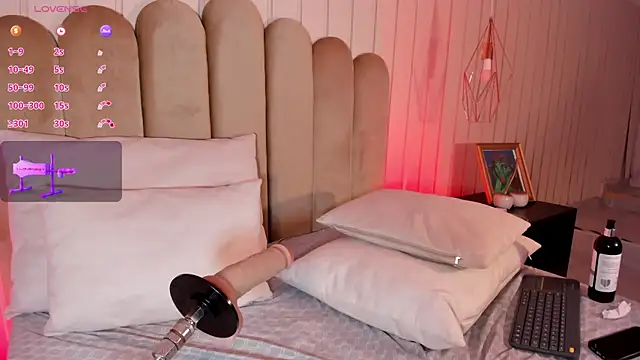nicki-west webcam