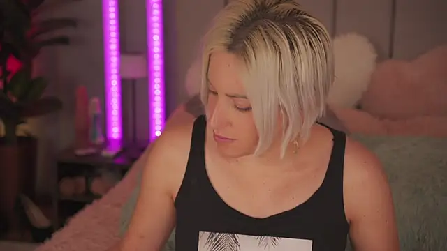 VickySecret96 webcam
