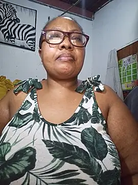 YELLOW_BONE webcam
