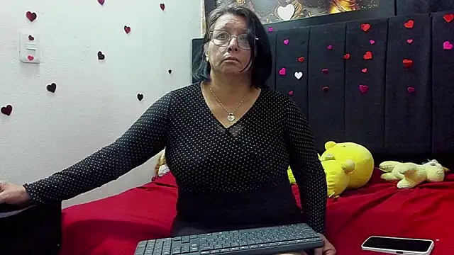 Evaaross_2345 webcam