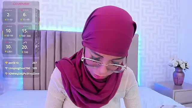 naishaa_ webcam