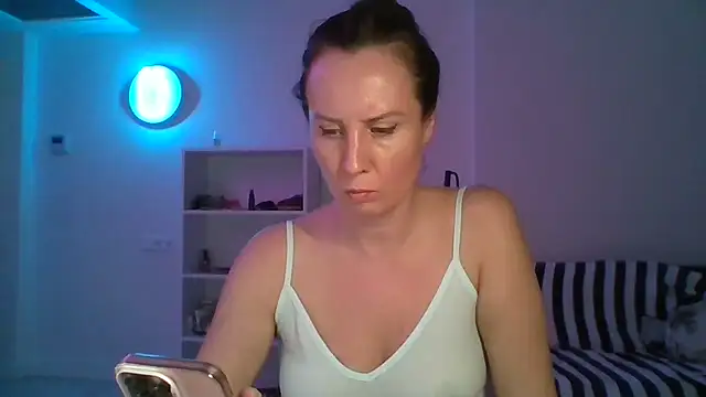 ALICAINWONDERLAND webcam