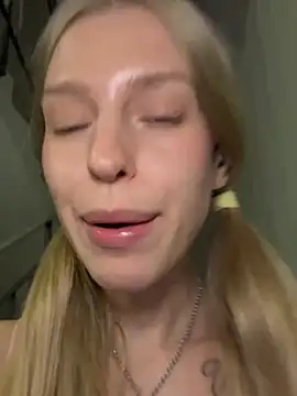 kira_mia webcam