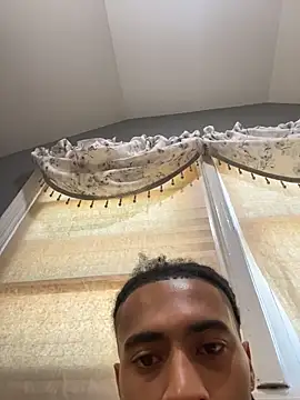 Mellyj053 webcam