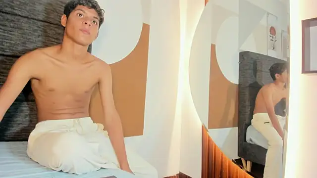 nico_vega webcam