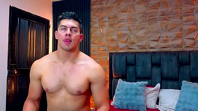FelipeAndMarcello3 live cam on StripChat