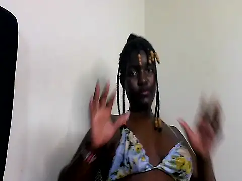 MoonlighMaya live cam on StripChat
