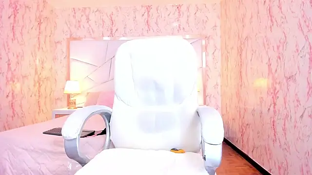 Emily_Whinfre webcam