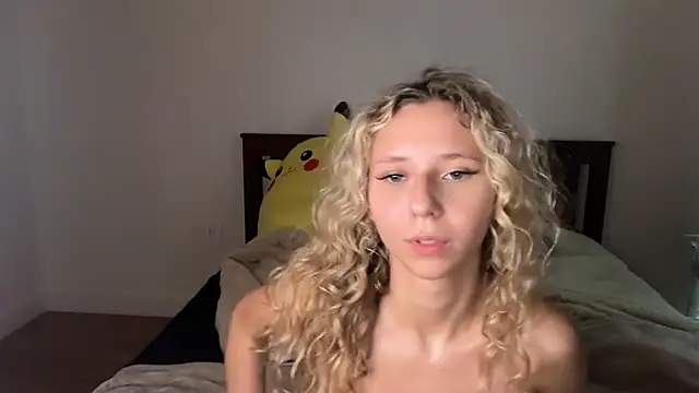 anyaa777 live cam on StripChat