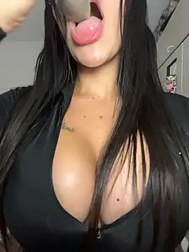 Emmily_19 live sex cam