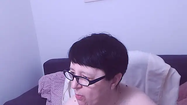 ChristaRose live cam on StripChat