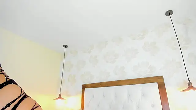 IRISCLARK1 live cam on StripChat