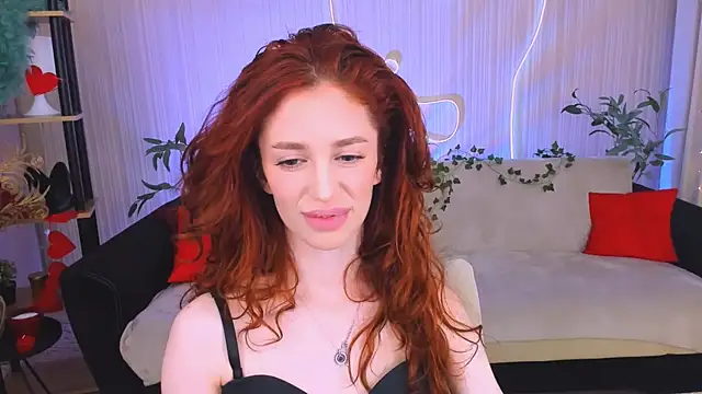 ChristinaConteeree live cam on StripChat