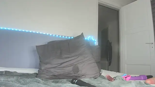 Tini_squirt webcam