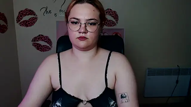 RinaRiii live cam on StripChat