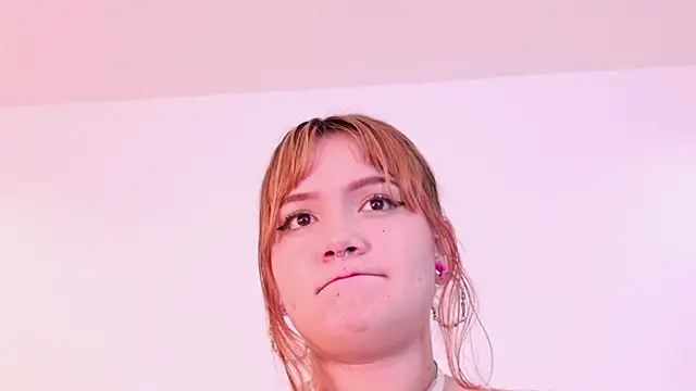 AbrilCardenasX live cam on StripChat