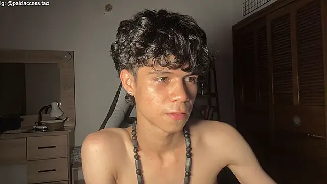 OopsAgain_ live cam on StripChat