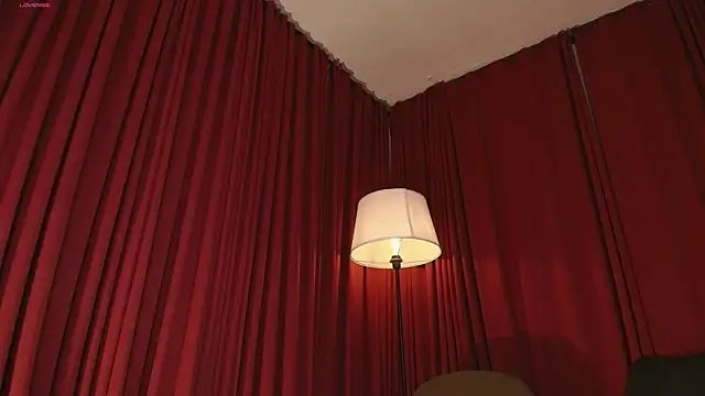 Alice-blaker live cam on StripChat