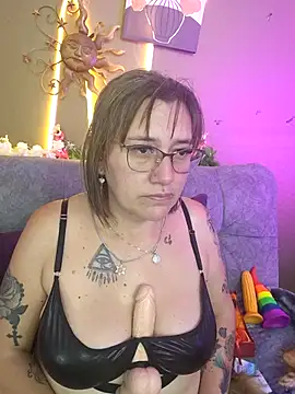nanygp live cam on StripChat