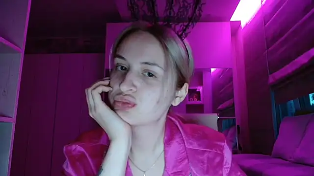 Jolenneky live cam on StripChat