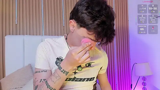 tomy_rox (M young) - hot ass show