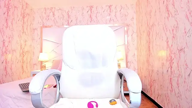 Emily_Whinfre webcam