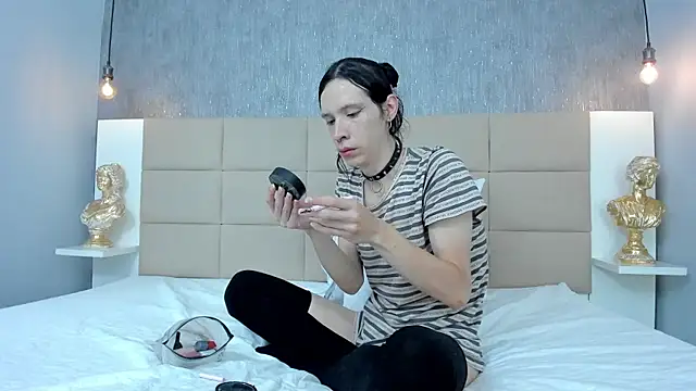 Hecatee_77 live cam on StripChat