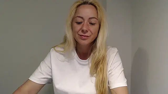 _karolynesyera_ webcam