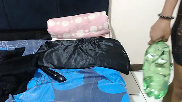 SweetHotBabby18 webcam