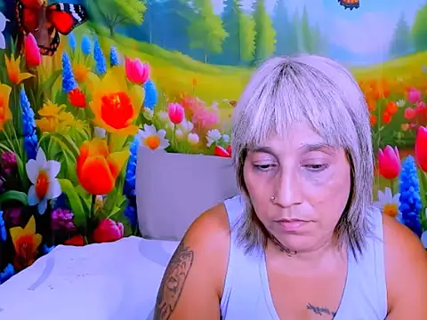 indianroxy webcam