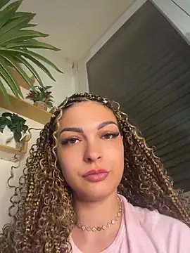 Ambre_La_nebulleuse live cam on StripChat