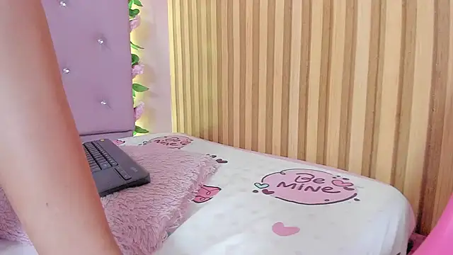 lovely__kiss__ live cam on StripChat