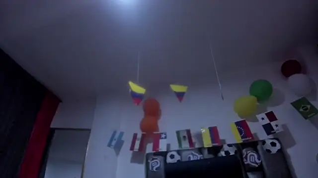 sarahhernandez live sex cam