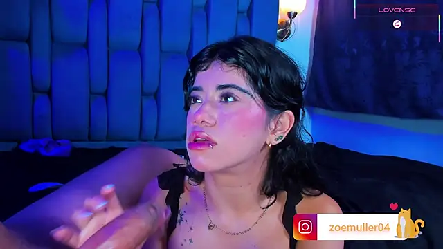 Zoe_Axel1 live cam on StripChat