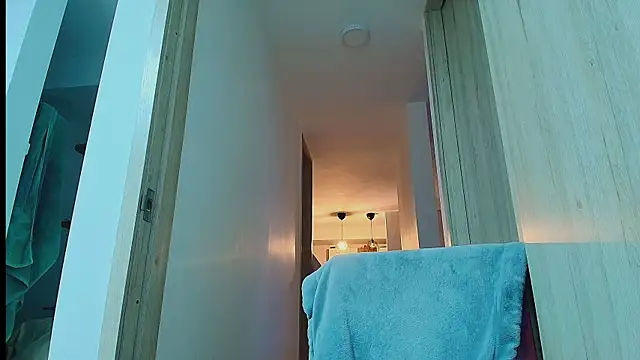 thomas_gun live cam on StripChat