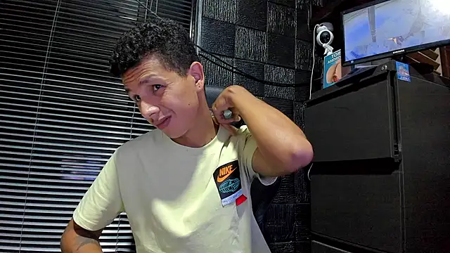 boy_bigcock24cm webcam