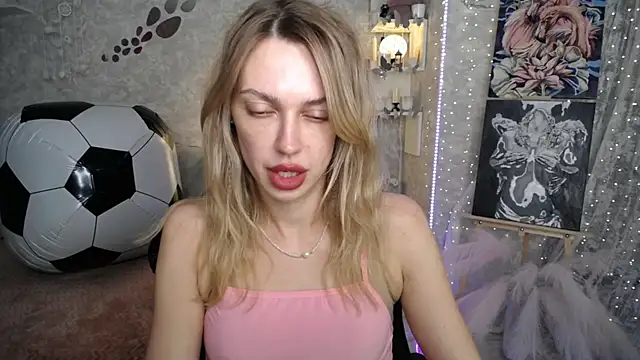 NickyAdamidi live cam on StripChat