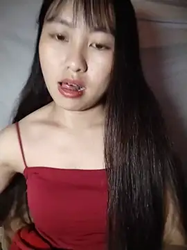 Cherry-squirtt live cam on StripChat
