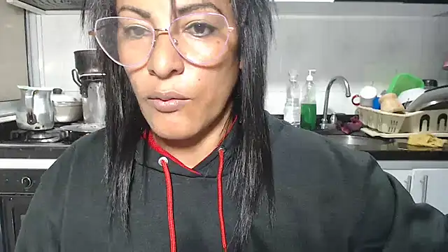 kateleyagrey live cam on StripChat