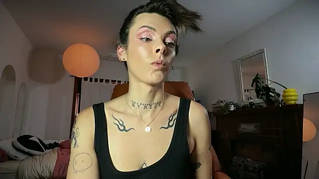 GennaJames webcam