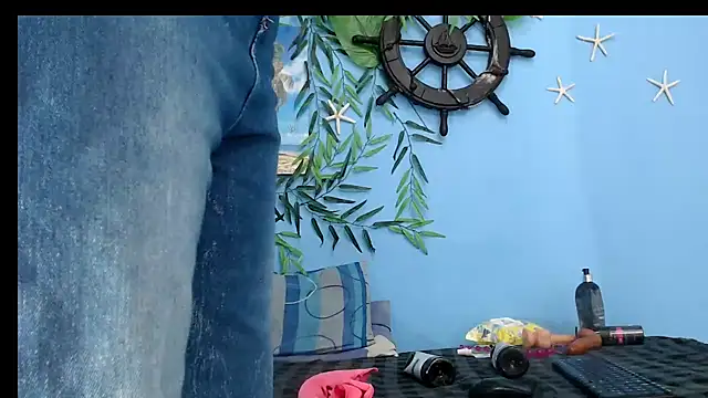 skinnyverus18 webcam